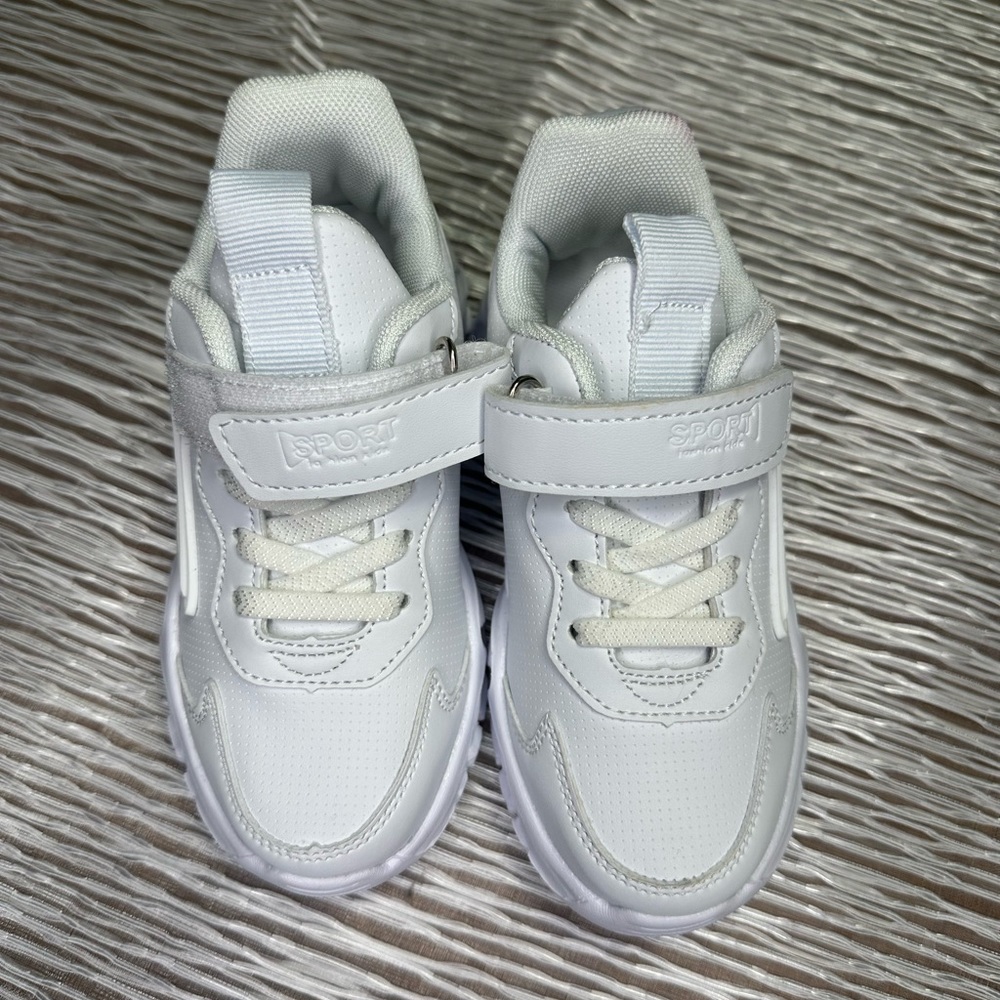 Kids, white shoes made in china brand-new